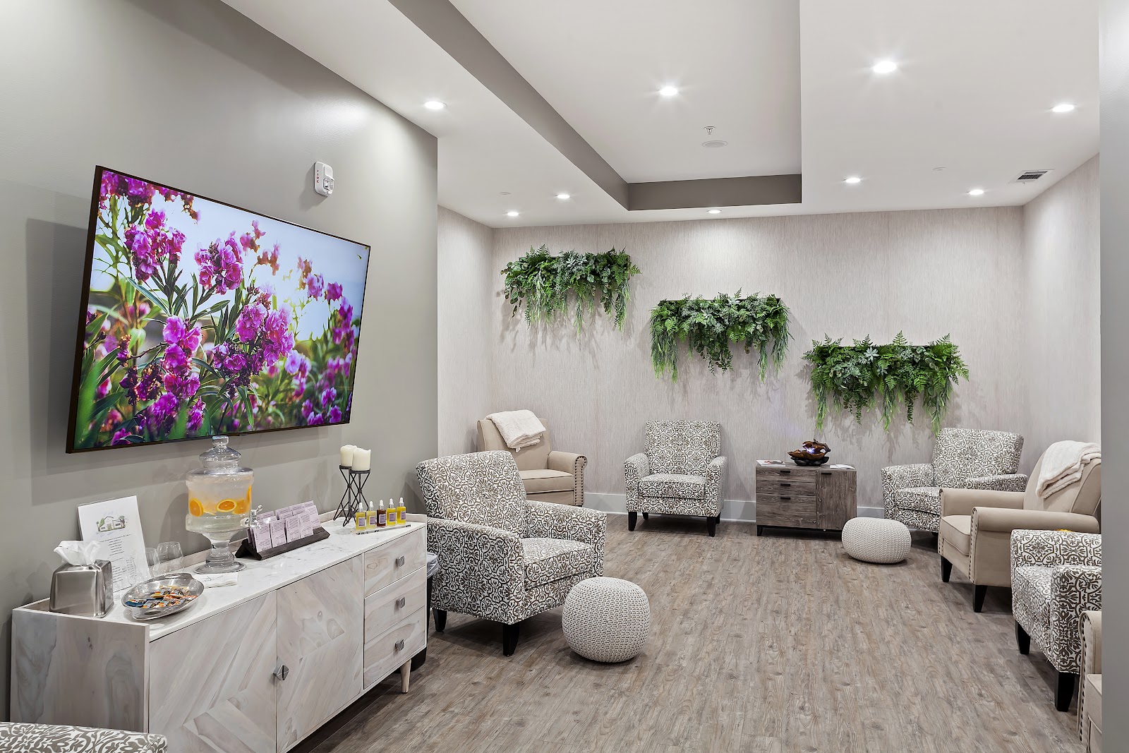 Whisper Creek Spa nail photo 3
